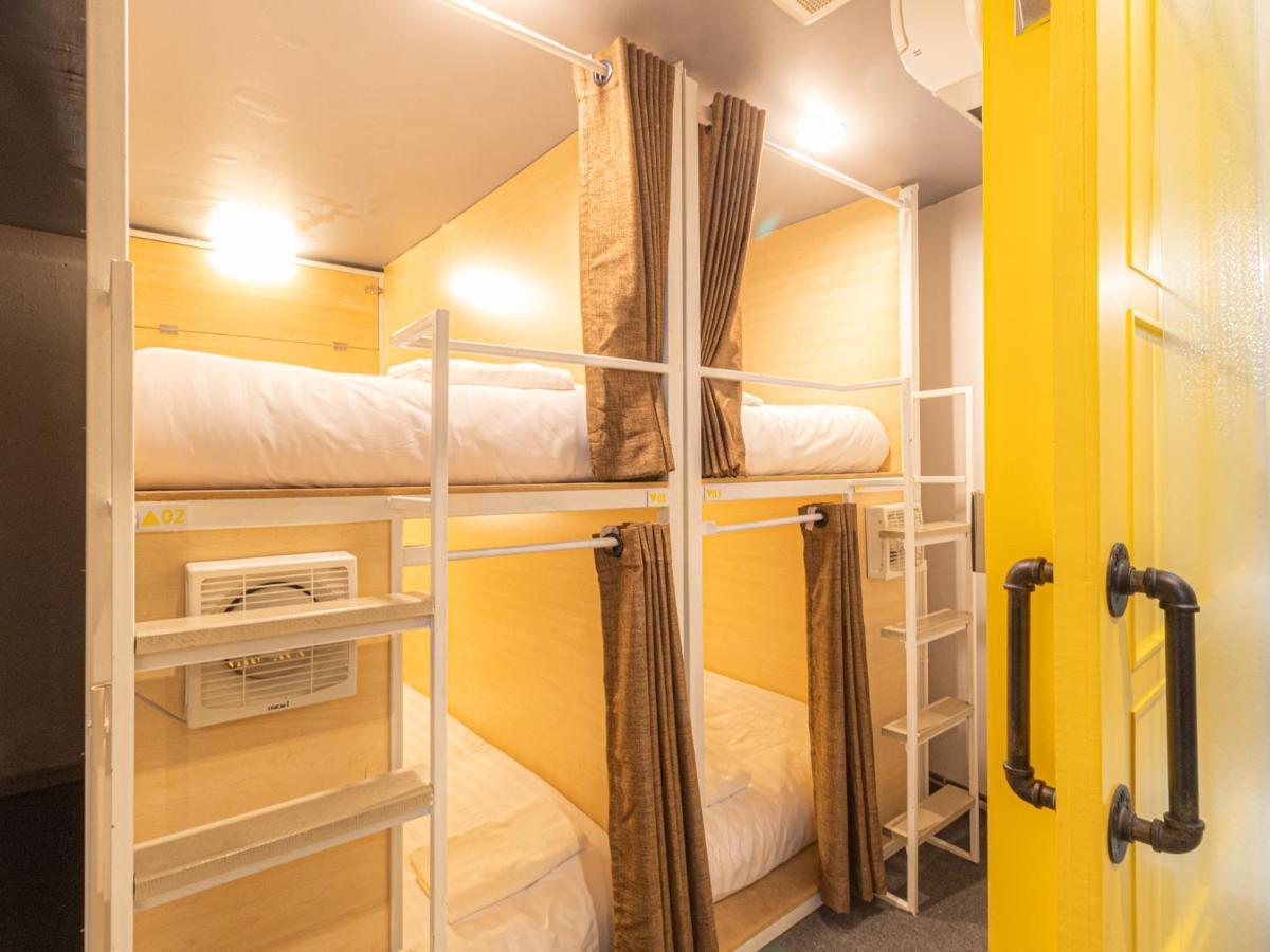Khao San Social Capsule Hostel Bangkok Exterior photo
