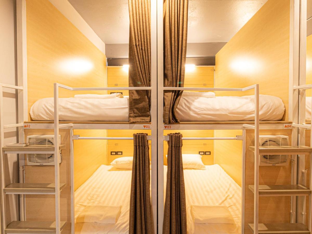 Khao San Social Capsule Hostel Bangkok Exterior photo